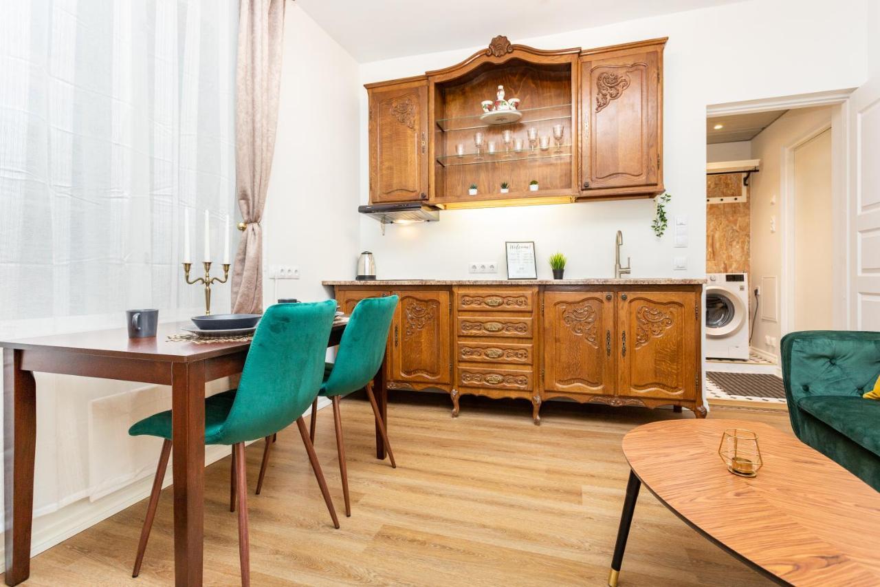 Easyrentals Central Tallinn Apartments By Tallinn University Екстериор снимка